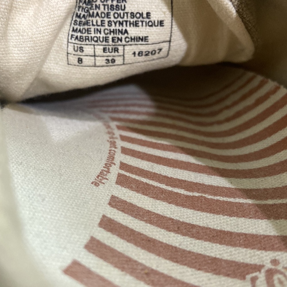 Taos star khaki wash canvas sneaker size 8 some spots on the left shoelace - Picture 9 of 17